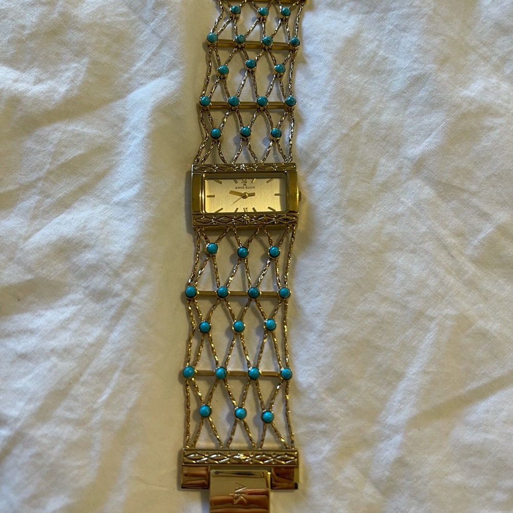 Women’s Watch - Picture 8 of 8